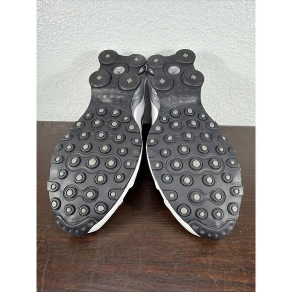 Athletic_Shoes
